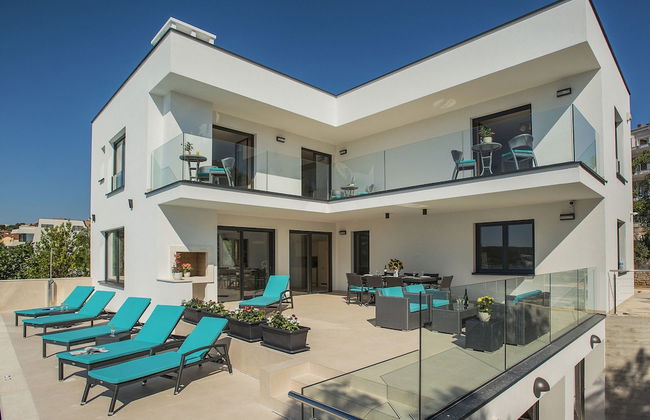 Beautiful Villa by the sea - Photo 29