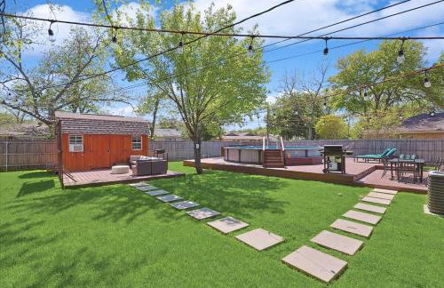 Peaceful and Relaxing Getaway w Beautiful Pool - Photo 33