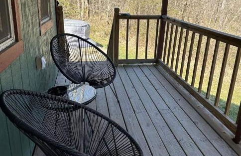 Covered Bridge Hideaway, swimming hole hot tub - Foto 11