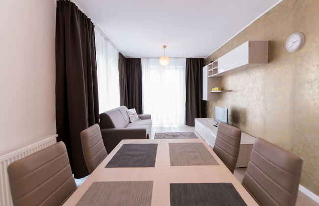 Thomas Apartments - Photo 18