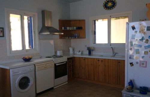 Lovely family villa with stunning sea views - Photo 22