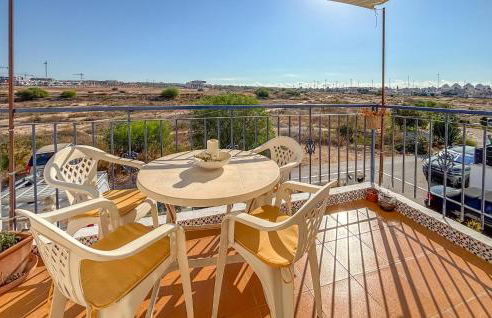 2 Bedroom Stunning Home In Torrevieja - Foto 4