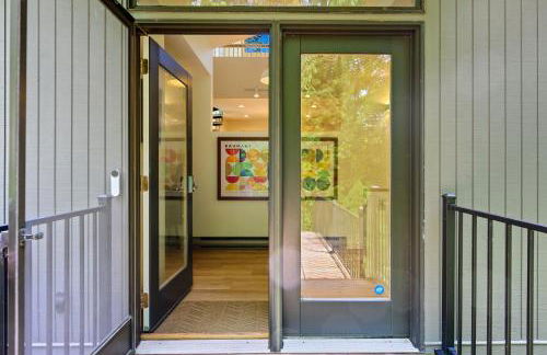 Modern Home Walk to Downtown, Hot Tub & GameRoom - Foto 48