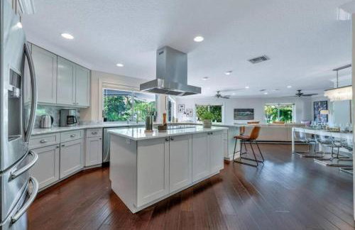 Waterfront Oasis w/ Pool Minutes to Downtown! - Foto 22