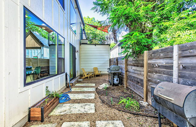 Private Backyard in East Austin - Photo 32