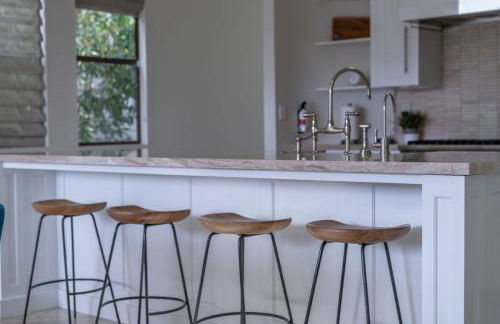 Water and sunset views in dreamy Cardiff by the sea - Foto 24