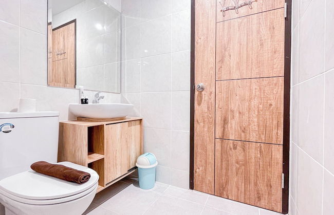 The Simply Look 1Br Apartment At Delft Ciputra Makassar - Photo 20