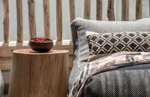 Khroma Luxury Suite 2 Beach front apartment - Photo 13