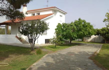 Entire villa with big garden and BBQ amenities - Foto 16