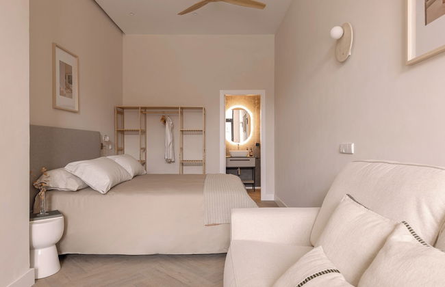 MH Apartments Central Valencia - Photo 14