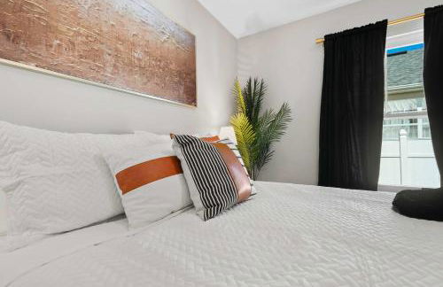 5 Minutes to Beach and Downtown Fire pit Grill - Foto 35