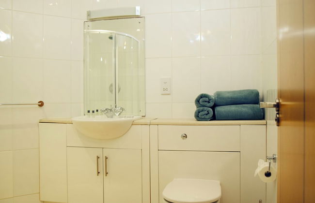 St Angela’s Lakeside Aparthotel - Photo 35