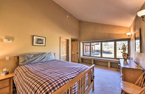 Luxe Twin Lakes House with Mountain and Lake Views! - Foto 24