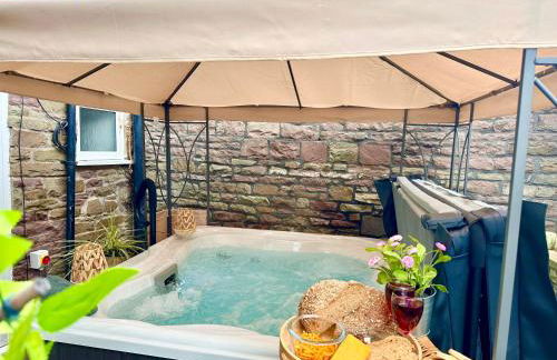 *Brecon Beacons,Log Burner, hot tub Dogs Welcome* - Photo 31