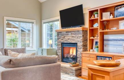 Sunny Backyard Fireplace Coastal Access in Peaceful Neighborhood Near Shopping - Photo 6