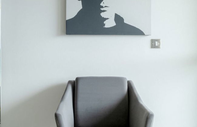 Central 2BD Flat w/ River View Balcony - Vauxhall! - Photo 23