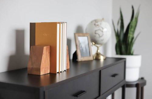 Zen Haus* Lavish Getaway w/ Gym, Sauna, Hot Tub - Foto 26