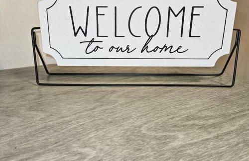 Chic Oasis: 3BR, 2BA, Private Deck - Foto 24