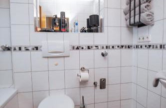 bold & black - balcony - Netflix - Wifi - 5 Person - Foto 22