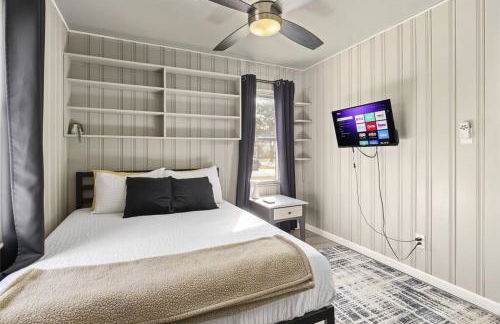 Great Location! Cozy Home with Huge Backyard - Foto 21