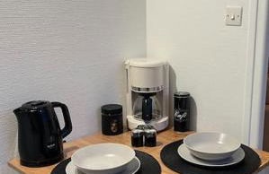 Charmant T1, parking privé, proche gare - Foto 3