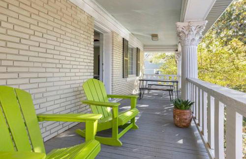 Chic 4BR 3BA Historic Home Near Country Club Plaza - Photo 7