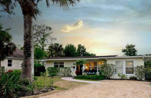 Great shape after Milton -Gorgeous Pool! - os - Photo 30