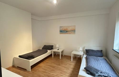 Unterkunft bei Lübeck - Zentral an der A1 - Parkplatz - Terrasse - Foto 4