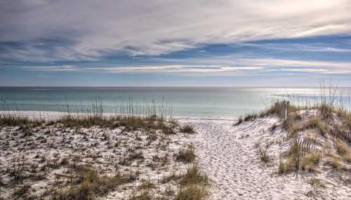 Airy Destin Condo with Pool - Walk to Private Beach! - Foto 3