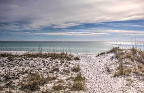 Airy Destin Condo with Pool - Walk to Private Beach! - Foto 3