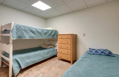 Boat Dock and Fire Pit Lakefront Monico Home! - Foto 16