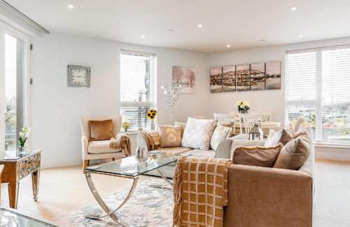 Harbours Edge - Front-Line Harbour Views - Photo 1