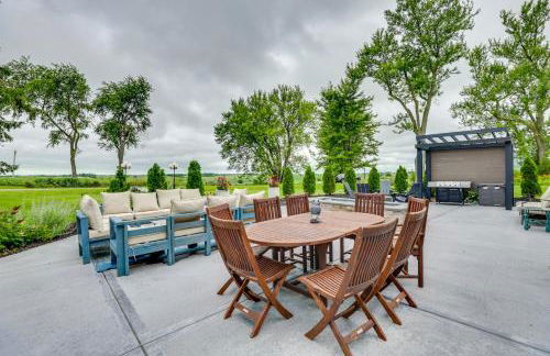 Fire Pits, Views and Yard Luxe Mt Horeb Getaway! - Foto 31