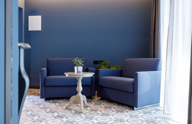 Hotel DeVille - Photo 23