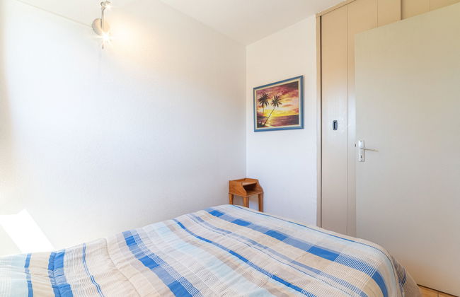 2 bedroom Apartment in Bormes-les-Mimosas with garden and terrace - Photo 11