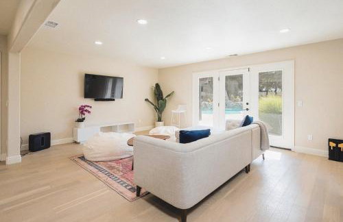 Casteel - 4,500 sq-ft retreat with a pool and hot tub in the middle of wine country! - Foto 18