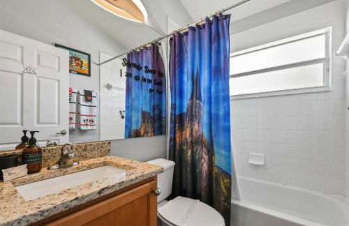 Wheelchair accessible Lakeview 4BR house with pool spa themed rooms game room - Foto 29