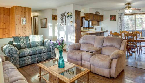 7 Mi to Munsinger Gardens Sartell Home with Deck - Foto 5