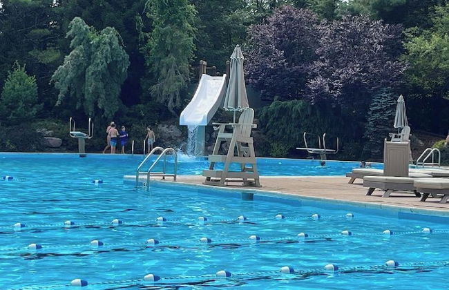 The Nest at Pinecrest by Avantstay Spacious Deck, Game Room, Fire Pit - Foto 50