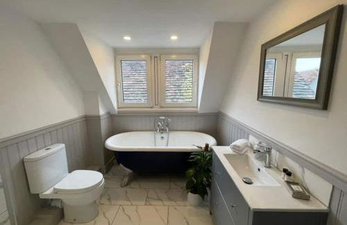 Town Centre Cottage - Photo 14