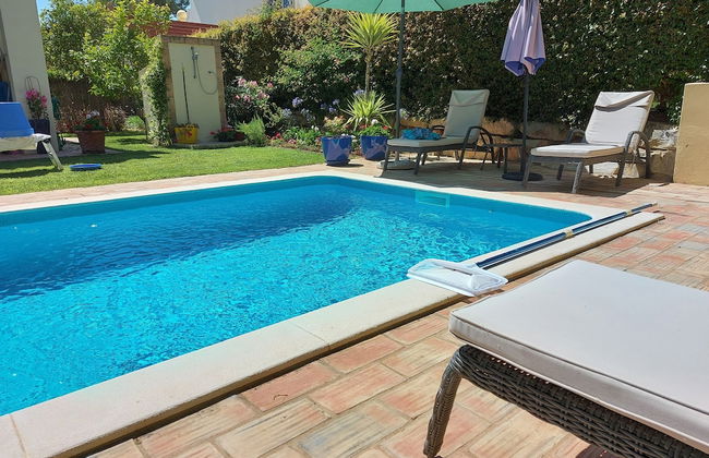 Beautiful 2-bed Villa in Quinta do Lago With Pool - Foto 10