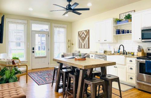 Group Getaway in Carlton Landing Walk Everywhere! - Foto 9