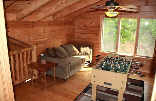 Deluxe Log Cabin with a Hot Tub in the Smoky Mountains of North Carolina - Foto 2