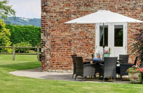 Beaver Cottage - Photo 1