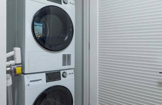 Central 1BR Apartment Assembly Square Pool Gym Parking Sleep 5 - Foto 18