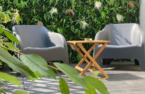 SECRET SUITE "Mr Grey" - Jacuzzi privatif - Gare RER C - Proche Paris - Foto 21