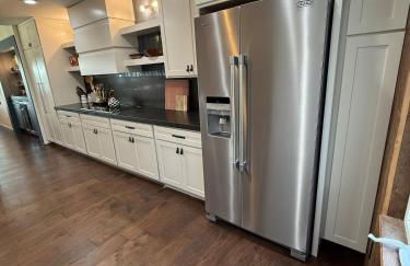 Ultimate Lake Resort Xtravaganza - Luxury - Waterfront - Boathouse - Sleeps 18 - Photo 76