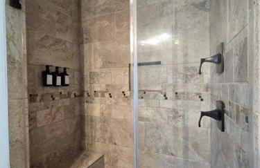 4 bedroom pet friendly grill under 5 min to airport and Choctaw Casino - Foto 31