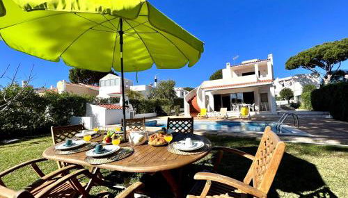 Vilamoura Ocean Villa with Pool by Homing - Foto 3, Garden, Garden view