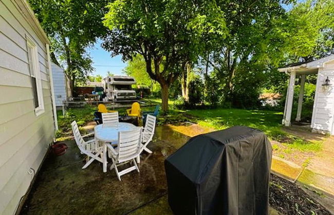 3 Bedroom Home 7 Blocks From ND Firepit 54231 - Foto 15